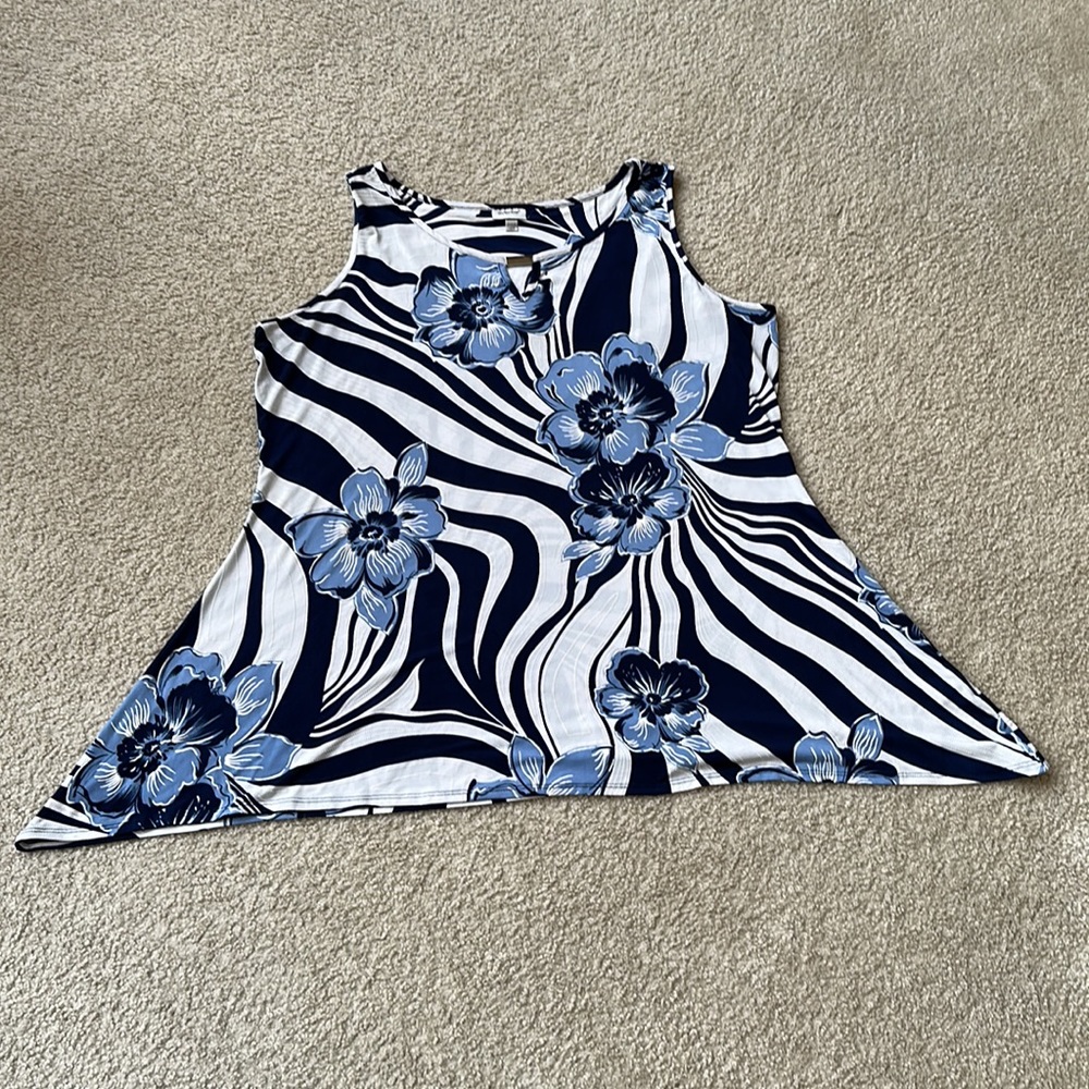 Gorgeous Avenue Floral Tank with Silver Accent (Size 18/20) - Picture 9 of 12